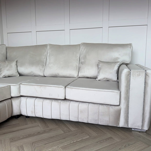 Layla Corner Sofa – Modern Velvet Sofa in Multiple Colours 