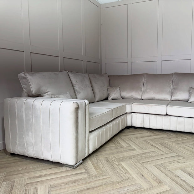 Layla Corner Sofa – Modern Velvet Sofa in Multiple Colours 
