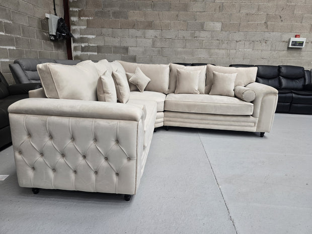 Zara Chesterfield Corner Sofa – Cream Plush Fabric 
